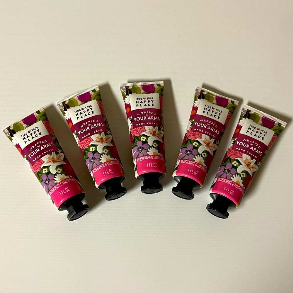 (030) New & Sealed Find your Happy Place “Wrapped in your Arms” 5 Hand Creams